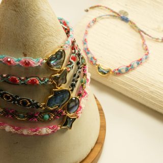 Za Bracelet | Gelang Handmade Makrame with Krytal & Shell Pendant